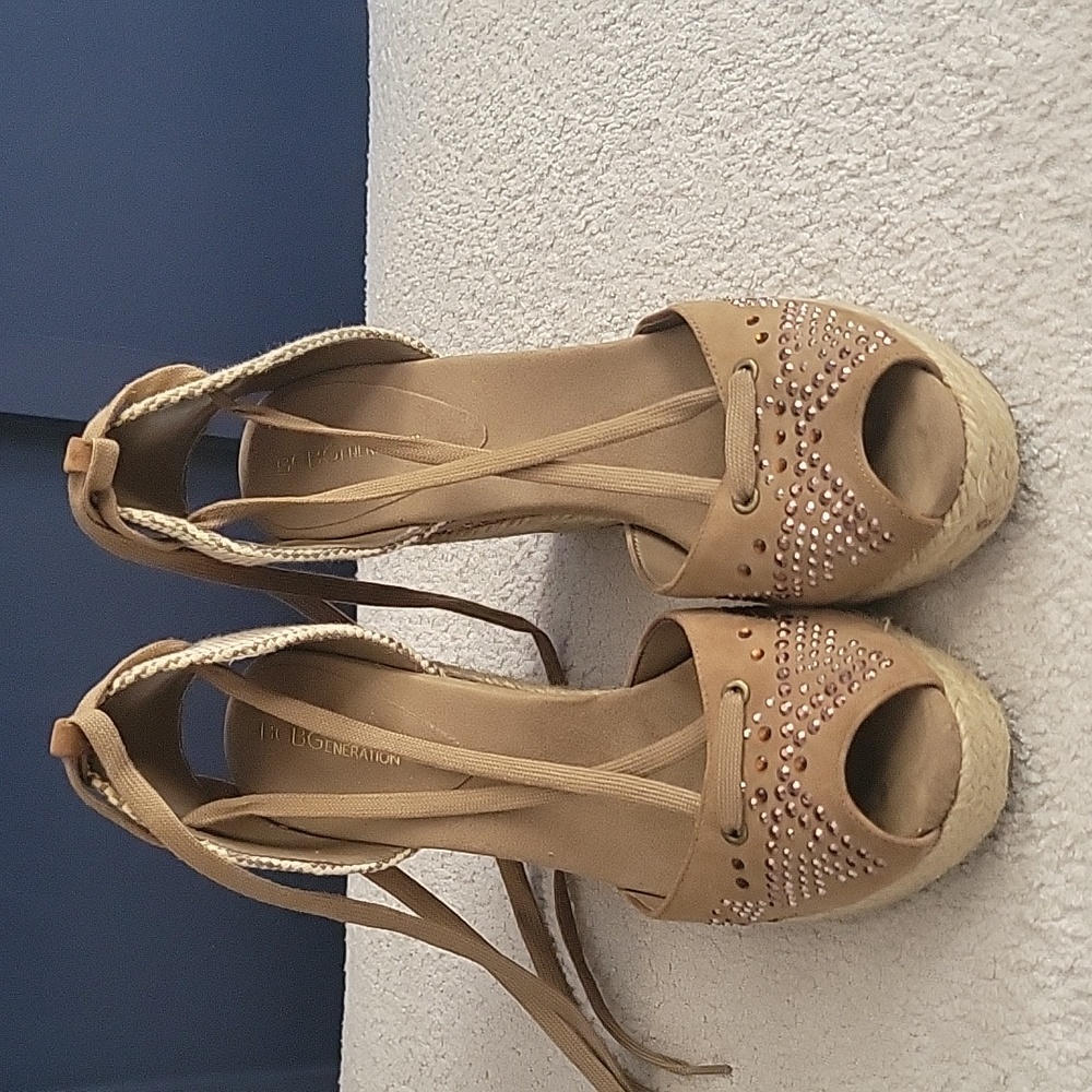 BCBGeneration Light Taupe Suede Wedges 8.5